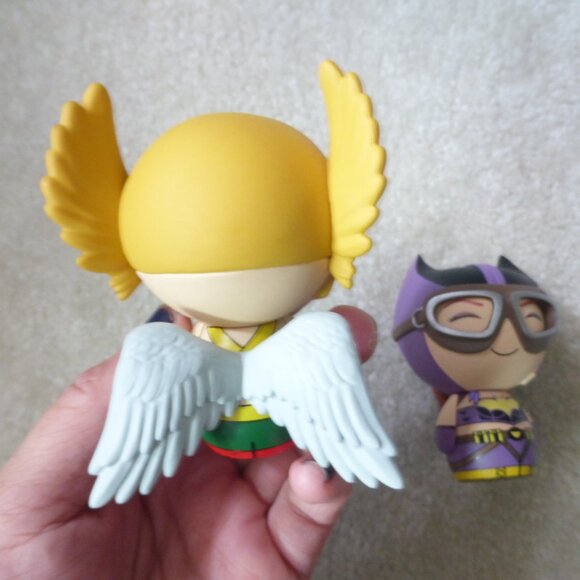 FUNKO POP DORBZ lot of 2 - DC Comics super heroes Hawkman and Batgirl - Picture 3 of 9